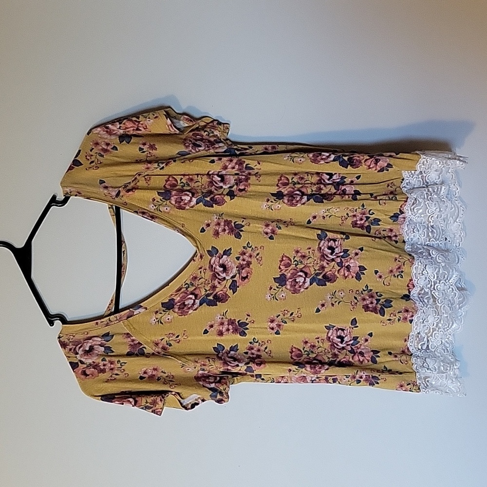 Floral tee